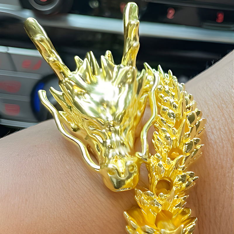 Golddrache mit beweglichen Gelenken